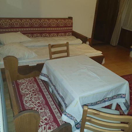 Arnica Montana Hotel อาริเอเชนิ ภายนอก รูปภาพ