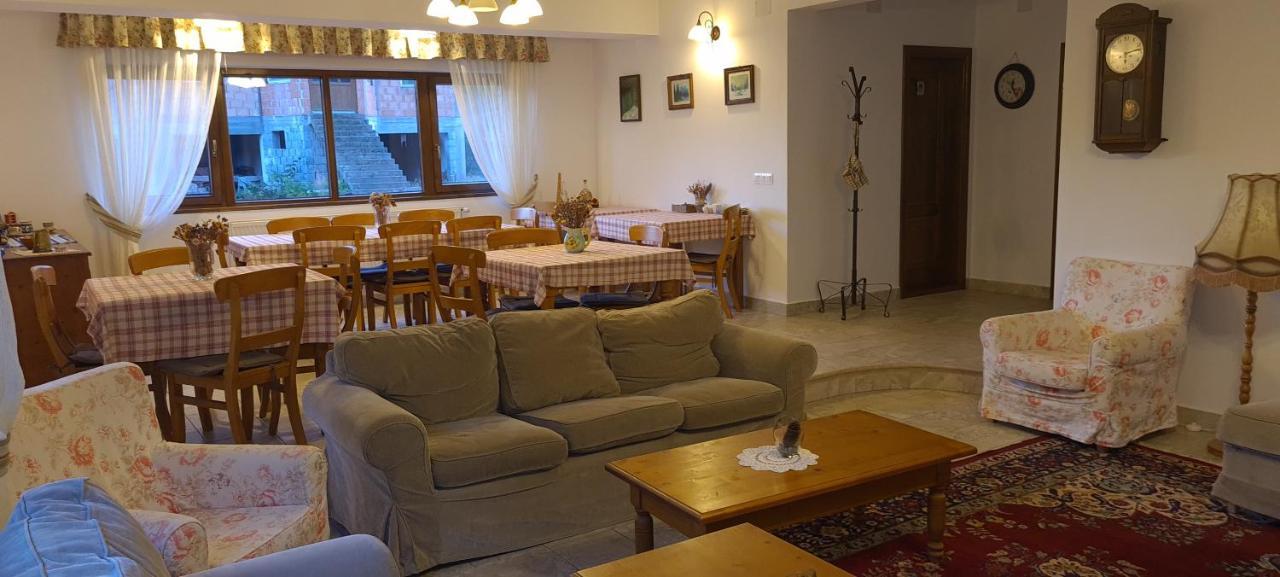 Arnica Montana Hotel อาริเอเชนิ ภายนอก รูปภาพ