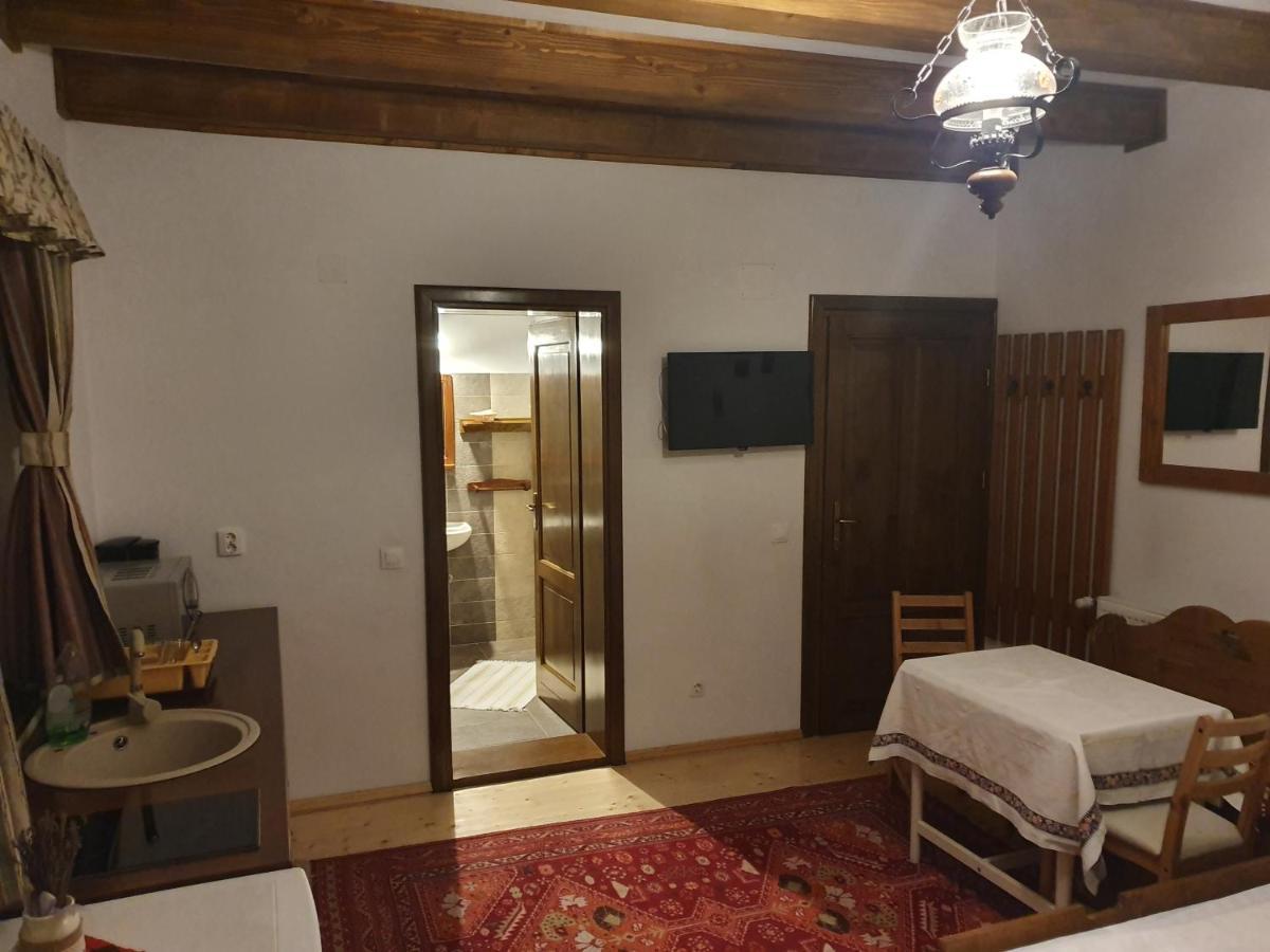 Arnica Montana Hotel อาริเอเชนิ ภายนอก รูปภาพ