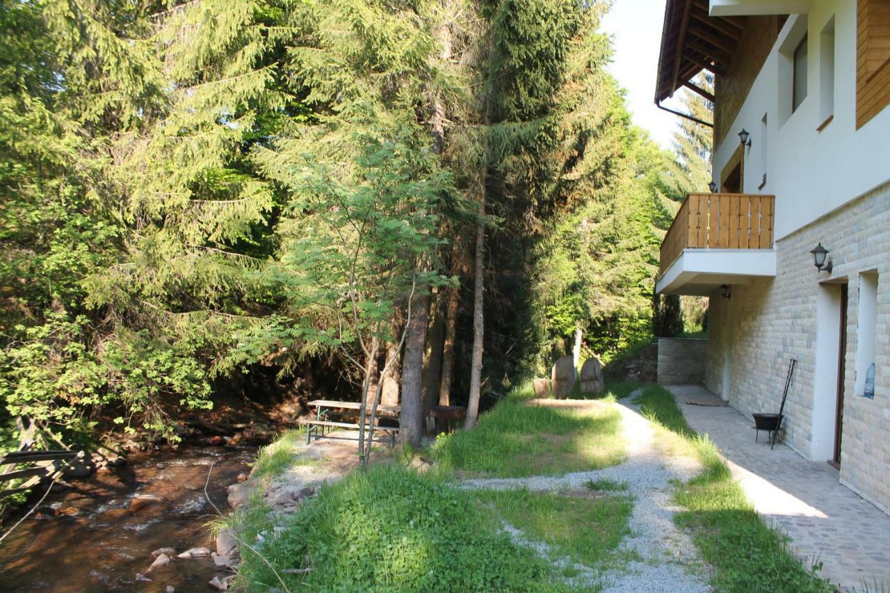 Arnica Montana Hotel อาริเอเชนิ ภายนอก รูปภาพ