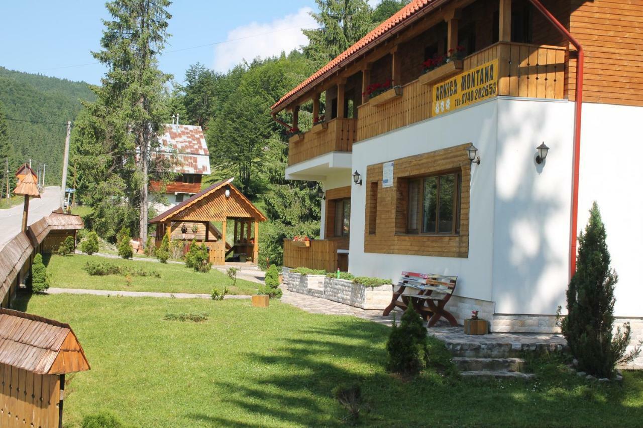Arnica Montana Hotel อาริเอเชนิ ภายนอก รูปภาพ