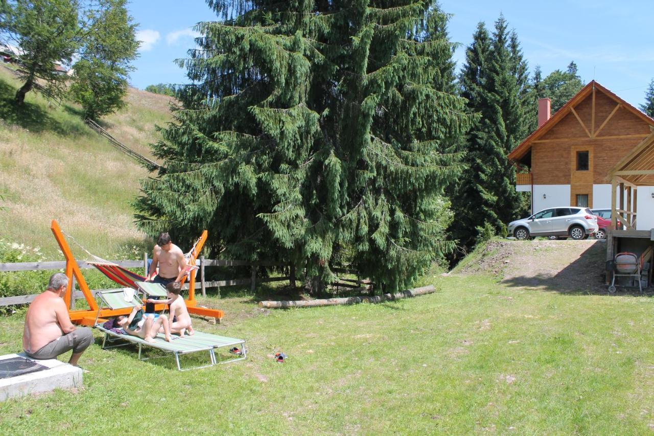 Arnica Montana Hotel อาริเอเชนิ ภายนอก รูปภาพ
